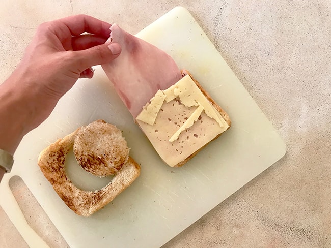 sandwich con ventana: jamón y queso